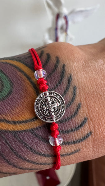 PULSERA MEDALLA DE SAN BENITO HILO ROJO
