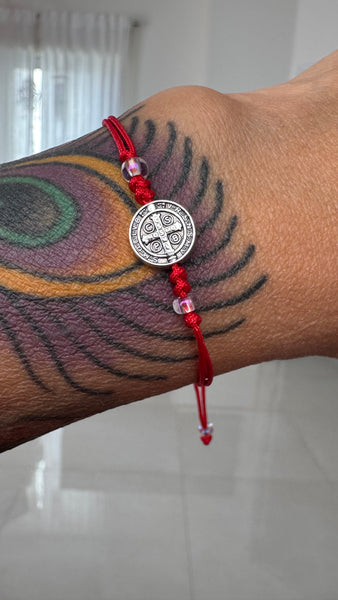 PULSERA MEDALLA DE SAN BENITO HILO ROJO