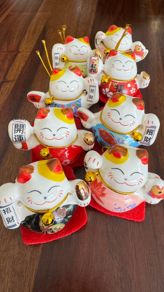 MANEKI_NEKO_ARBOLITO